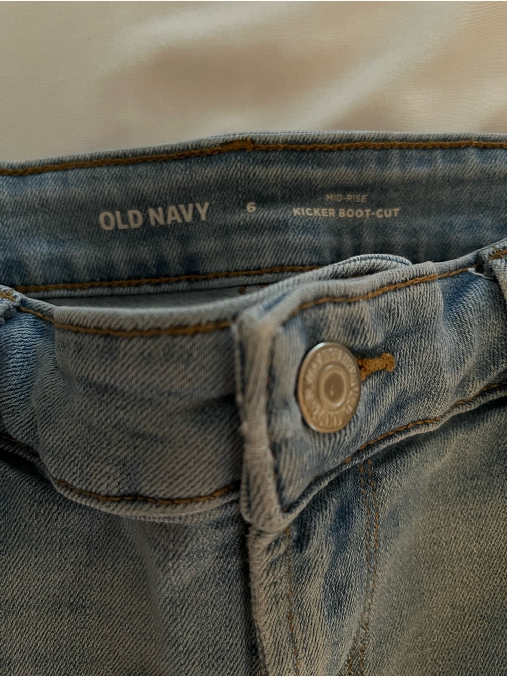 Old Navy women's 6 Light Blue Women's Bootcut Jeans - Picture 3 of 4